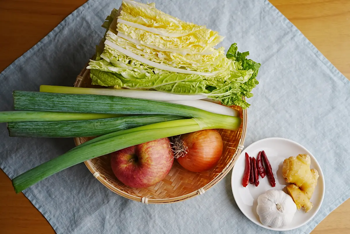 リンゴと玉ねぎを準備