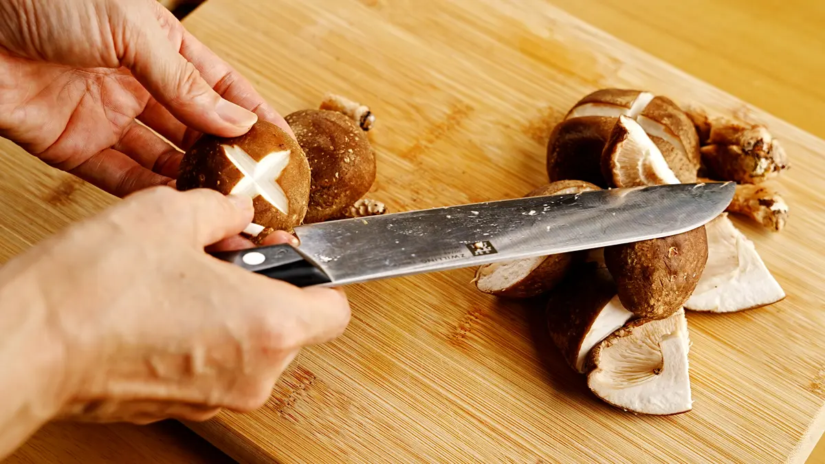切ったしいたけ