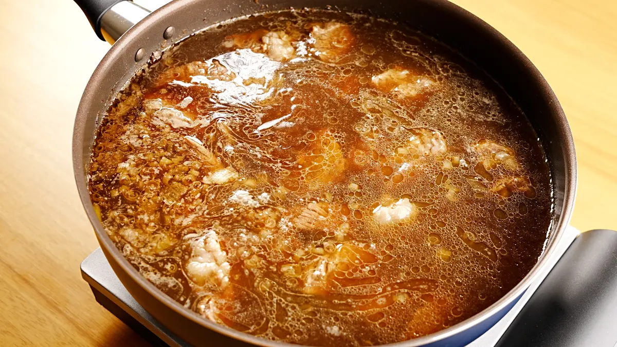 煮込んでいる様子
