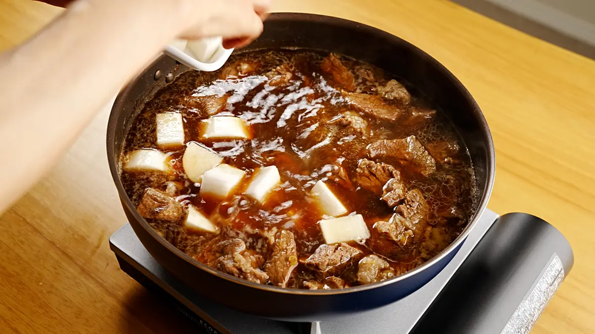大根と玉ねぎを加えた様子